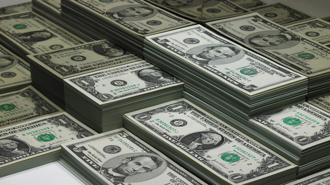تأثير الحرب المحتملة مع إيران في صعود سعر صرف الدولار الأمريكي عالمياً